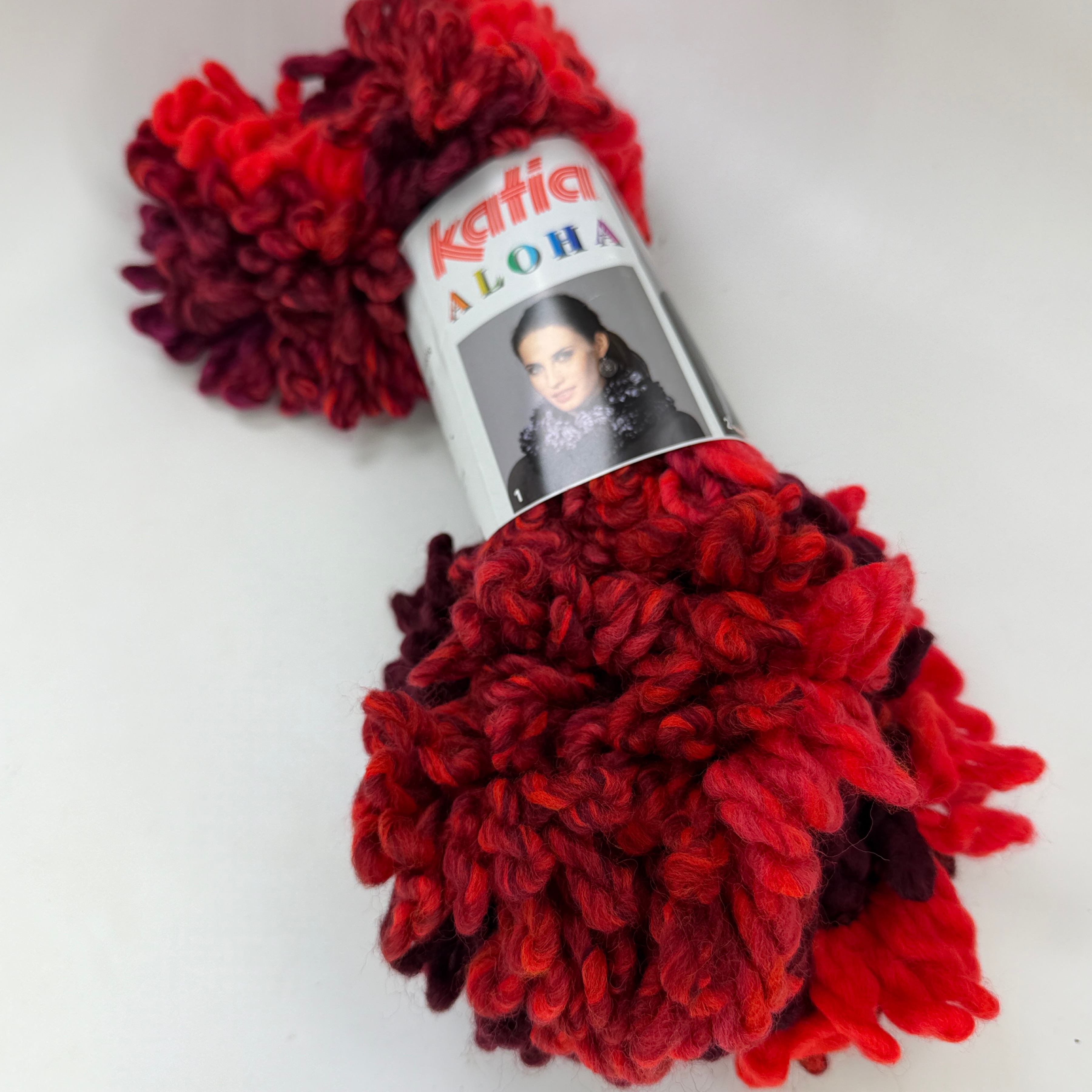 Katia Aloha Novelty Ruffled Loop Yarn 100g 7 Yds Color 302 Wool Blend Spain